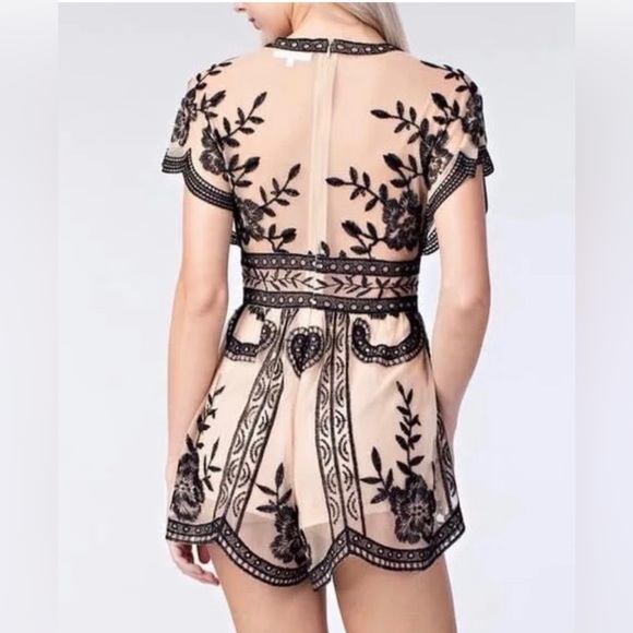 Honey Belle Floral Printed Lace Romper (Size small) - Picture 2 of 4